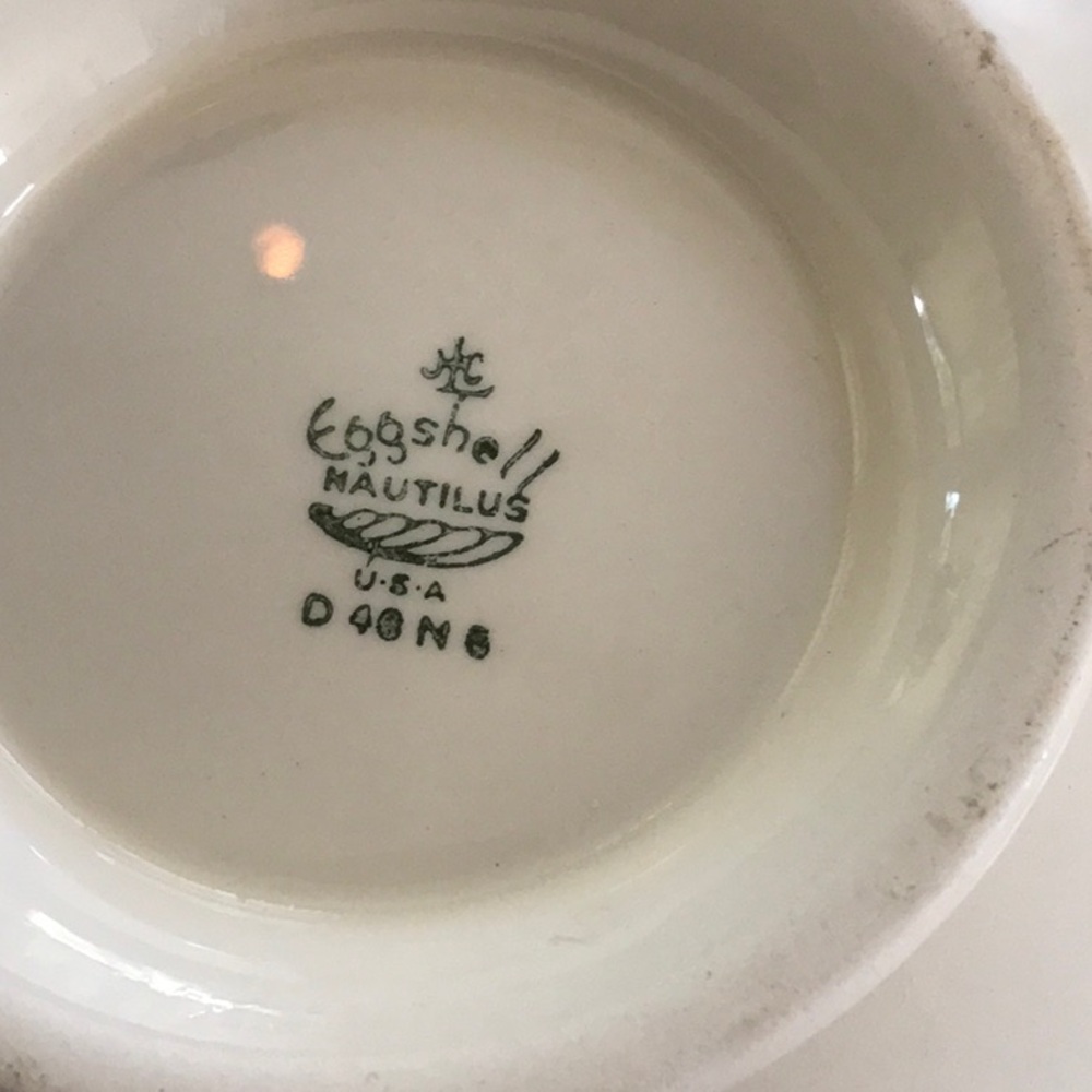 Vintage 1940’s Homer Laughlin Eggshell Nautilus Floral covered serving dish - Picture 3 of 5